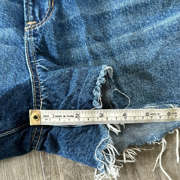 AE HIGHEST RISE 90’S BOYFRIEND SHORT AMERICAN EAGLE - Picture 3 of 7